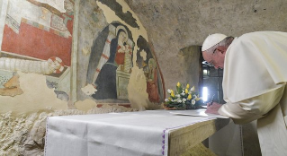 Pope writes Apostolic Letter on the significance of the Christmas crèche Pope writes Apostolic Letter on the significance of the Christmas crèche