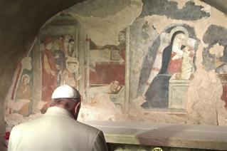 Il Papa: non venga mai meno la bella tradizione del presepe Il Papa: non venga mai meno la bella tradizione del presepe