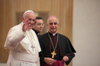 Pope makes surprise visit to Pontifical Council for New Evangelization Pope makes surprise visit to Pontifical Council for New Evangelization