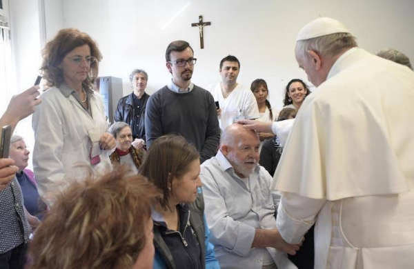 Papa-Francesco-visita-al-Centro-Sant-Alessio-Margherita-di-Savoia-per-i-ciechi_articleimage